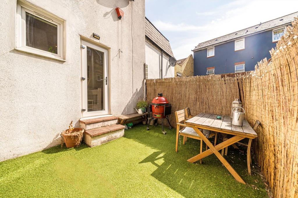 House in London - View 4