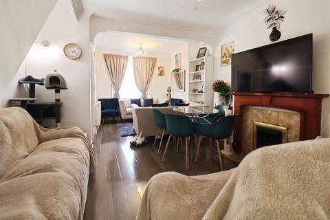 2 bedroom terraced house for sale, Devon Place, Cardiff