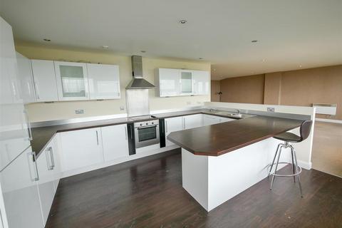 3 bedroom apartment to rent, West Wear Street, City Centre, Sunderland