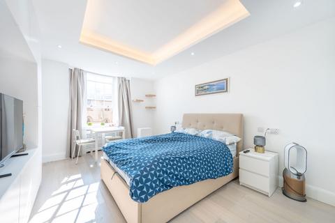 Studio to rent, Queensway, W2, Queensway, London, W2