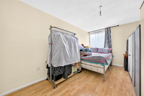 1 bedroom flat for sale, Station Road, London