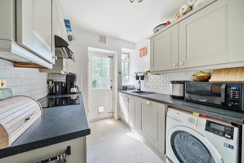2 bedroom flat for sale, Warwick Road, London, N11