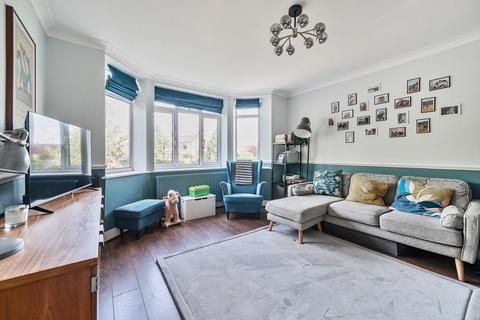 2 bedroom flat for sale, Warwick Road, London, N11
