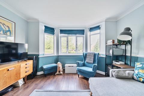 2 bedroom flat for sale, Warwick Road, London, N11