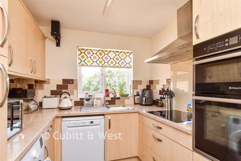 2 bedroom apartment for sale, Goring Street, Goring-By-Sea, West Sussex