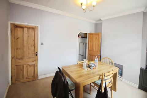 2 bedroom terraced house to rent, Arthur Street, York, YO10