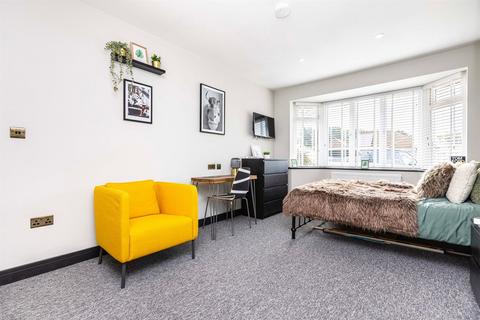 1 bed flat/apartment for rent in Paignton Road, Southampton SO16