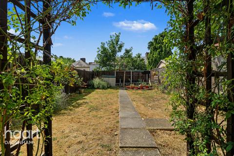 2 bedroom end of terrace house for sale, Canonsleigh Road, Dagenham