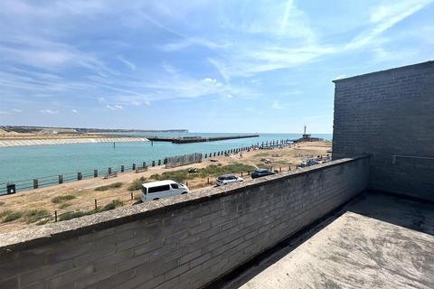 2 bedroom flat for sale, Fort Road, Newhaven