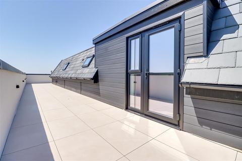 undefined, Hall Crescent, Hadleigh SS7