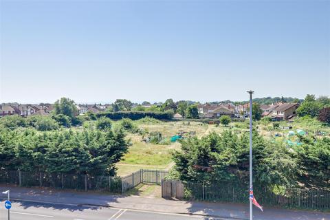 undefined, Hall Crescent, Hadleigh SS7