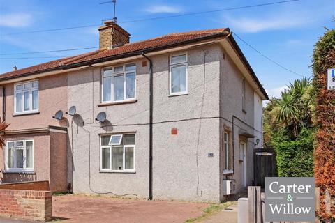 3 bedroom apartment for sale, Gainsborough, Dagenham, Essex