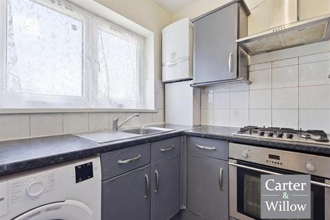3 bedroom apartment for sale, Gainsborough, Dagenham, Essex