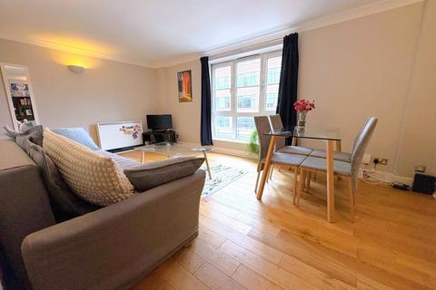 1 bedroom flat for sale, Essex Road, London, N1