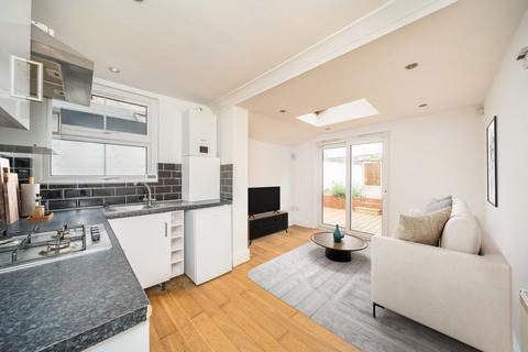 2 bedroom flat for sale, Finborough Road, Tooting SW17