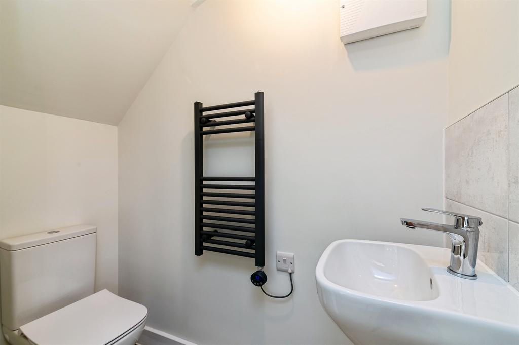 House in Nottingham, Trowell Moor, Bramcote - More