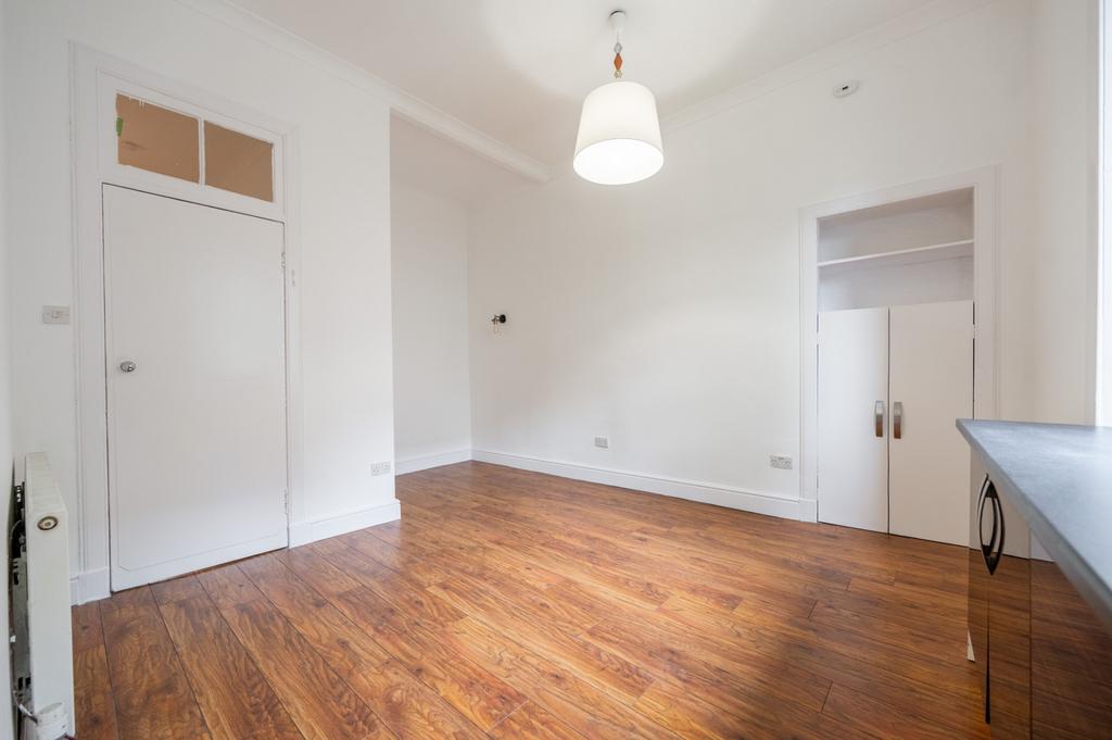 Apartment in Glasgow - View 3