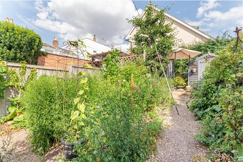 3 bedroom semi-detached house for sale, Woolhope Road, Worcester