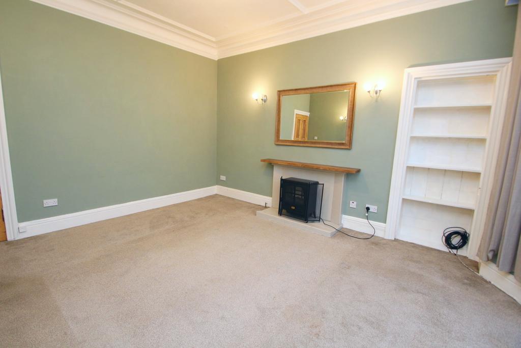 Apartment in Glasgow, Waverley Park, Crossmyloof - View 3