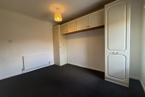2 bedroom terraced house to rent, Station Road, Rugeley, WS15