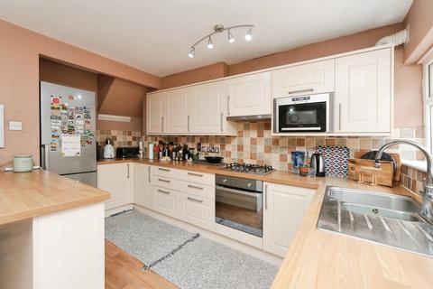 3 bedroom terraced house for sale, Woodpecker Mount, Croydon, CR0