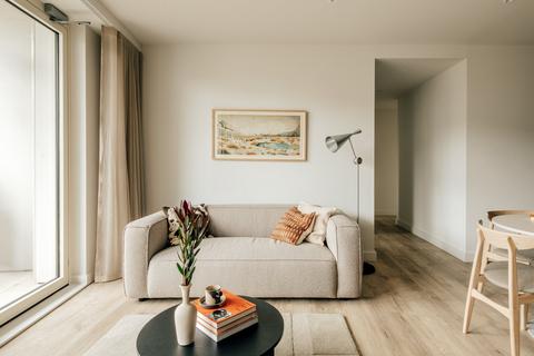 3 bedroom penthouse to rent, Canal Club, London, E9