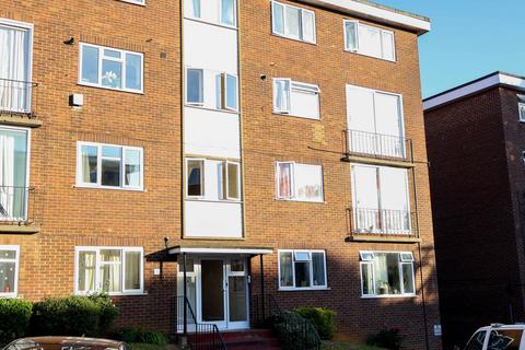 2 bedroom flat for sale, The Larches, Luton LU2