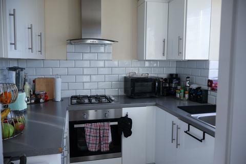 2 bedroom flat for sale, The Larches, Luton LU2