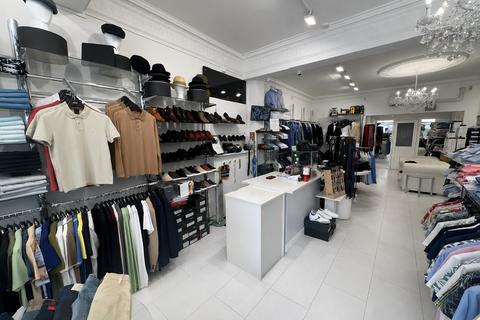 Retail property (high street) to rent, 14 Station Para Barnet EN4 0DL