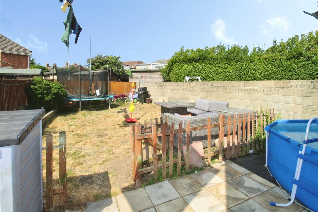 Knighton Road, Hampshire SO19 - View 4