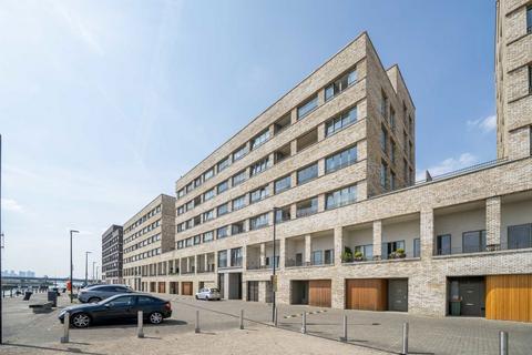 2 bedroom flat for sale, Lock Side Way, London E16