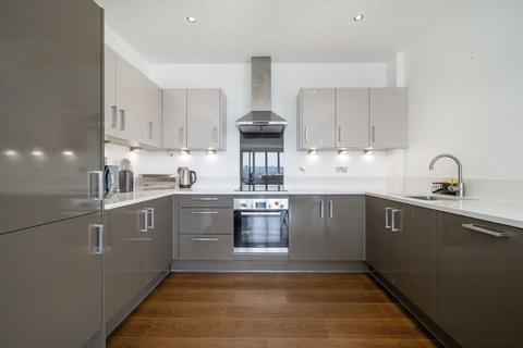 2 bedroom flat for sale, Lock Side Way, London E16