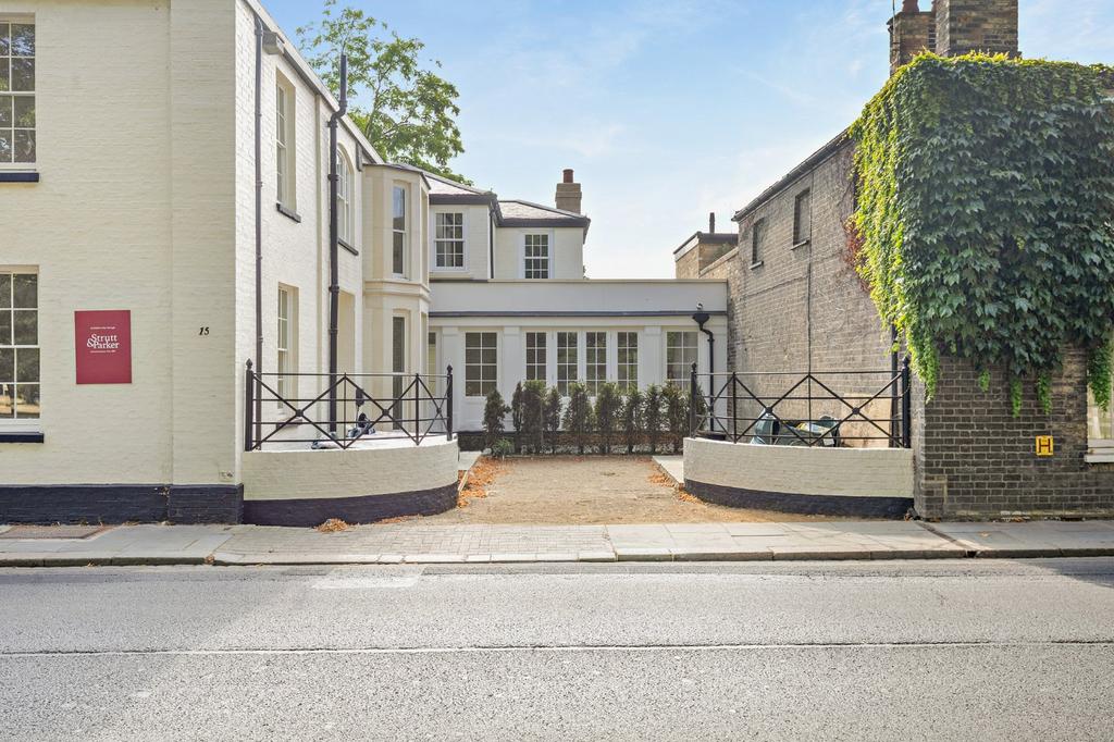 House in Cambridge, Petersfield