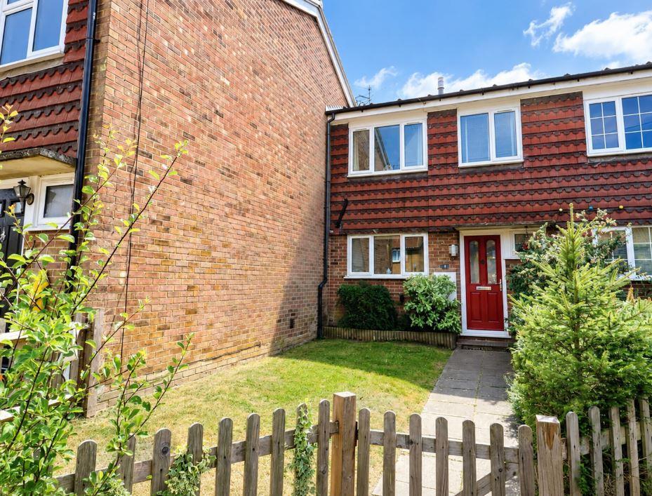 Detached house exterior, garden