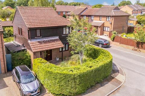 4 bedroom detached house for sale, Turner Avenue, Cranbrook TN17
