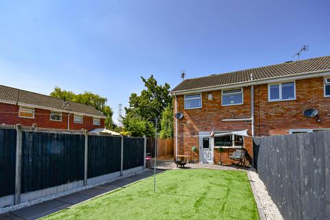 2 bedroom end of terrace house for sale, 89 Millfields Way, Wombourne, Wolverhampton