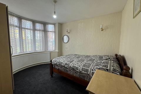 2 bedroom house share to rent, 2 Rooms Available On Ryde Park Rd, Rednal