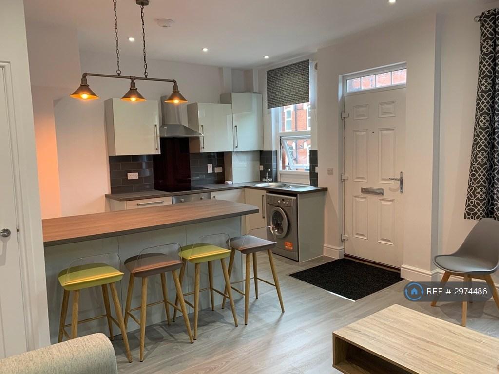 House in Leeds, West Yorkshire - View 3