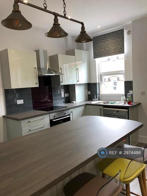 House in Leeds, West Yorkshire - View 5