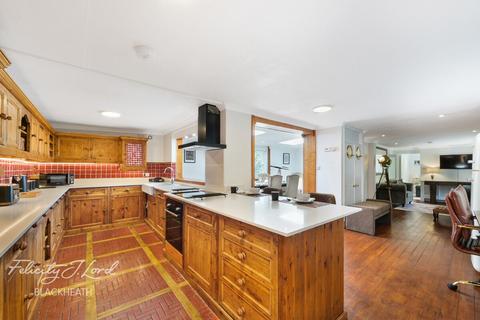2 bedroom bungalow for sale, Occupation Lane, Shooters Hill
