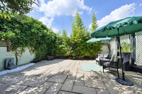 2 bedroom bungalow for sale, Occupation Lane, Shooters Hill