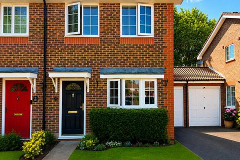 2 bedroom semi-detached house for sale, Kinnaird Close, Slough
