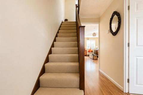 2 bedroom semi-detached house for sale, Kinnaird Close, Slough