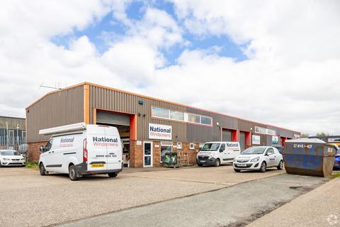 Industrial unit to rent, Unit 16 Ariane, Lichfield Road Industrial Estate Tamworth B79 7XF