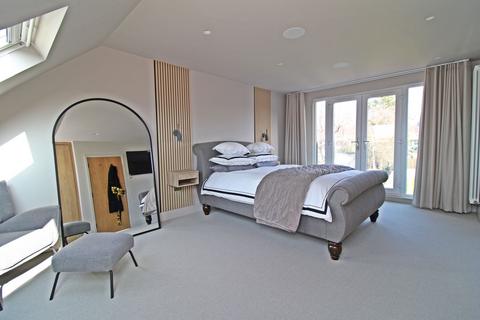 Hayes Chase, West Wickham, BR4