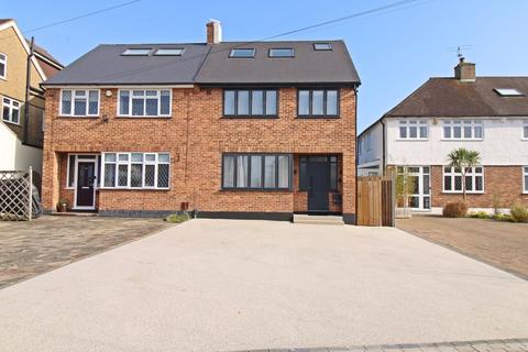 Hayes Chase, West Wickham, BR4