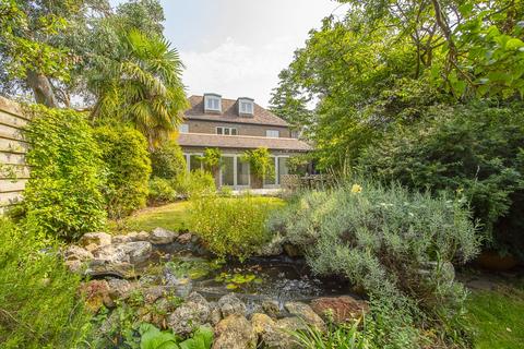 5 bedroom detached house to rent, Church Road Richmond TW10