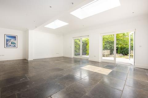 5 bedroom detached house to rent, Church Road Richmond TW10