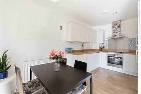 2 bedroom apartment for sale, Magellan Boulevard, London E16