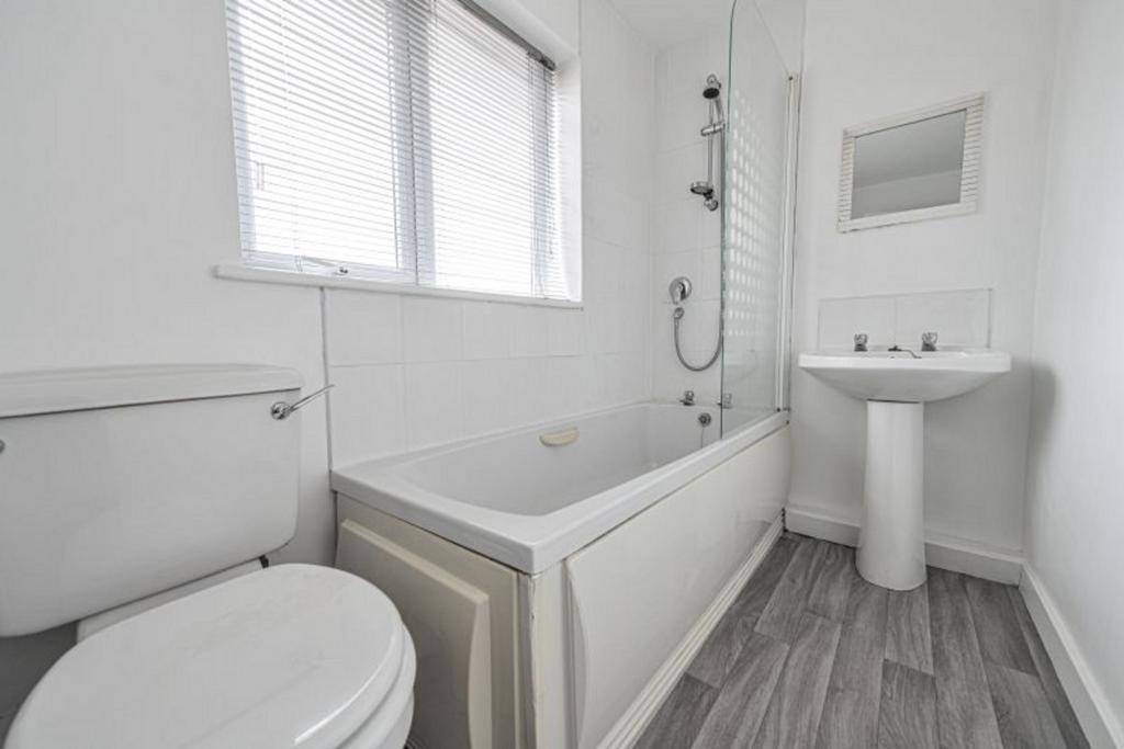Apartment in Newcastle upon Tyne, Tyne and Wear - View 4